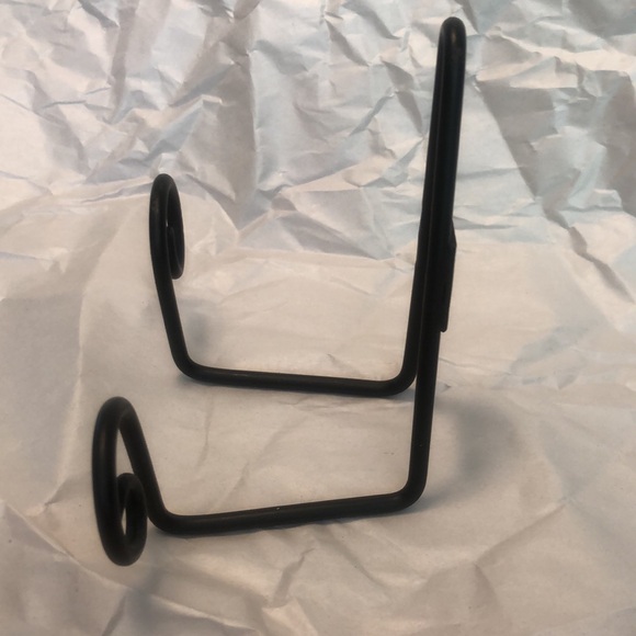 Ganz Decorative Wrought Iron Wall Mount Plate, Bowl, Platter Holder 5x5.5x2.5” - Picture 2 of 5